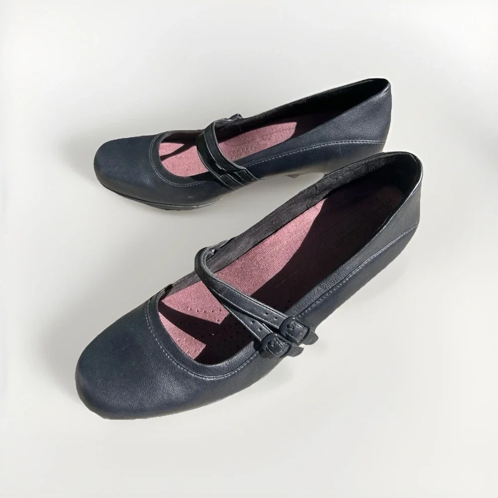 Clarks Womens Sugar Dust Mary‎ Jane Pump Size 9 M Navy Blue Low Block Heel Shoes